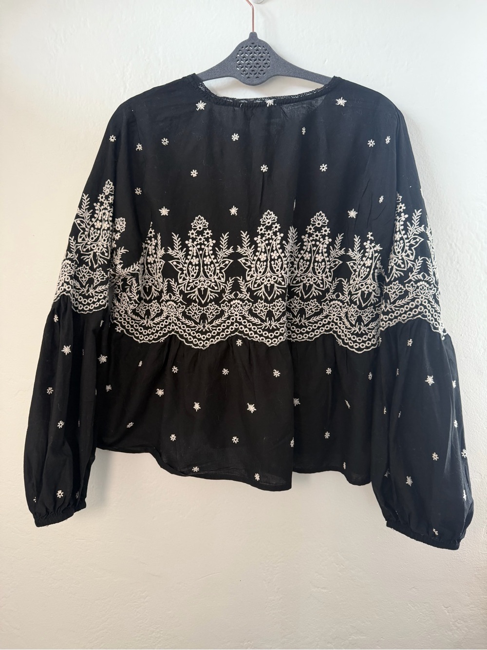 Jennifer & Grace Black Embroidered Boho Peasant Blouse Tassel Top Size M - Picture 2 of 10